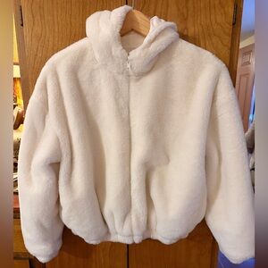 Art class faux fur White Kids Jacket size 10-12
Like new condition